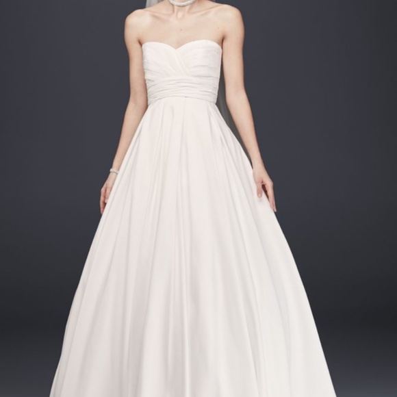 Wedding Gown - Picture 3 of 5